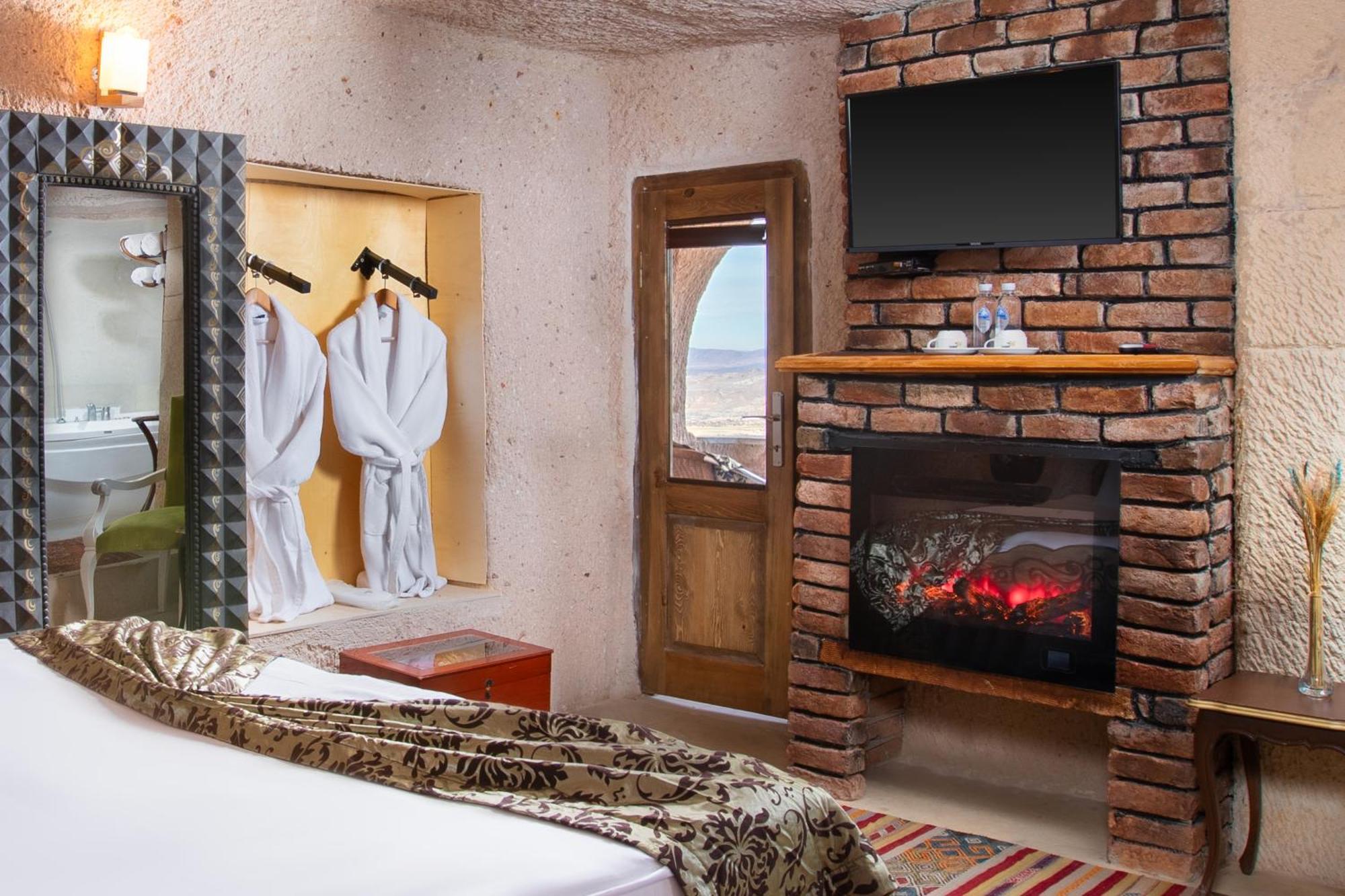 Cappadocia Fairy Chimneys Selfie Cave Hotels - Special Class Uchisar Exterior photo