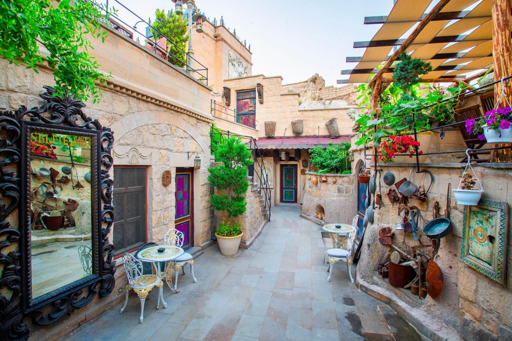 Cappadocia Fairy Chimneys Selfie Cave Hotels - Special Class Uchisar Exterior photo